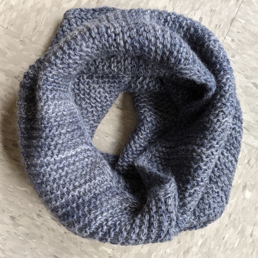 Shupaca Alpaca Chunky Infinity Scarf Blue Grey Knit Made in Peru Loop Cowl